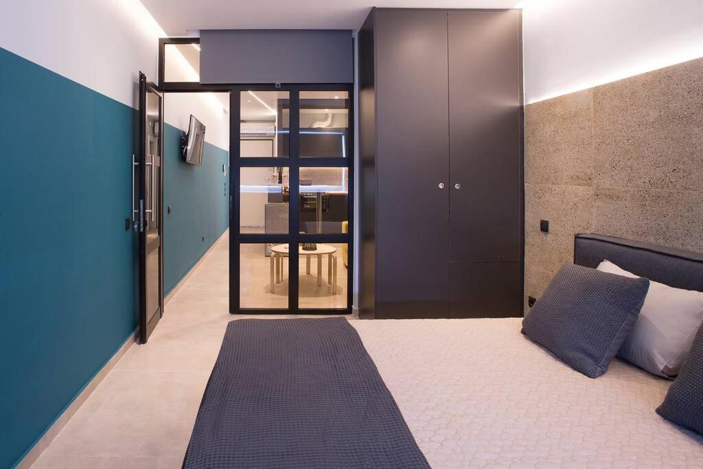 City Center Modern Renovated Apartment Атина Екстериор снимка
