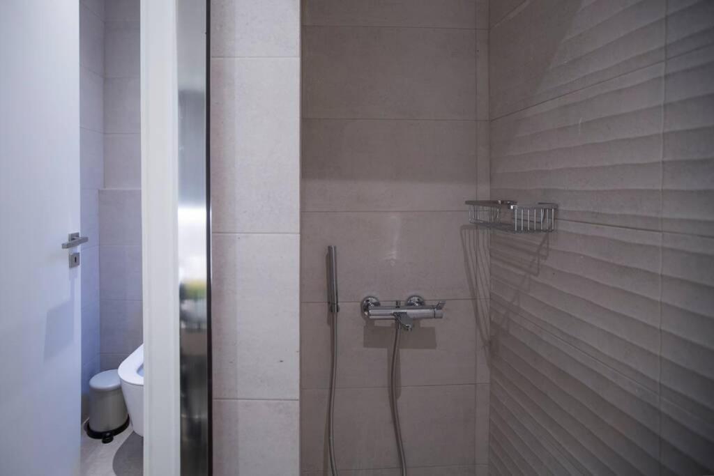 City Center Modern Renovated Apartment Атина Екстериор снимка