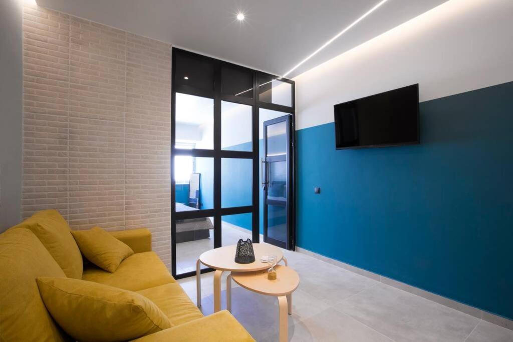 City Center Modern Renovated Apartment Атина Екстериор снимка