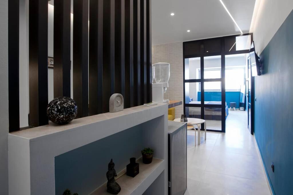 City Center Modern Renovated Apartment Атина Екстериор снимка