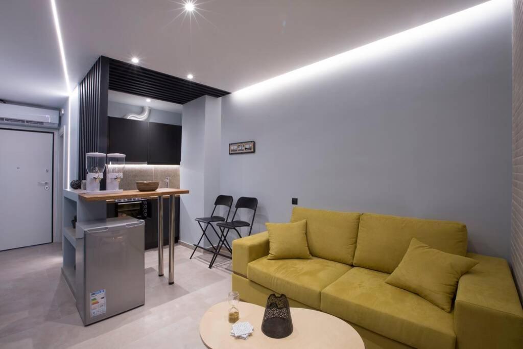 City Center Modern Renovated Apartment Атина Екстериор снимка
